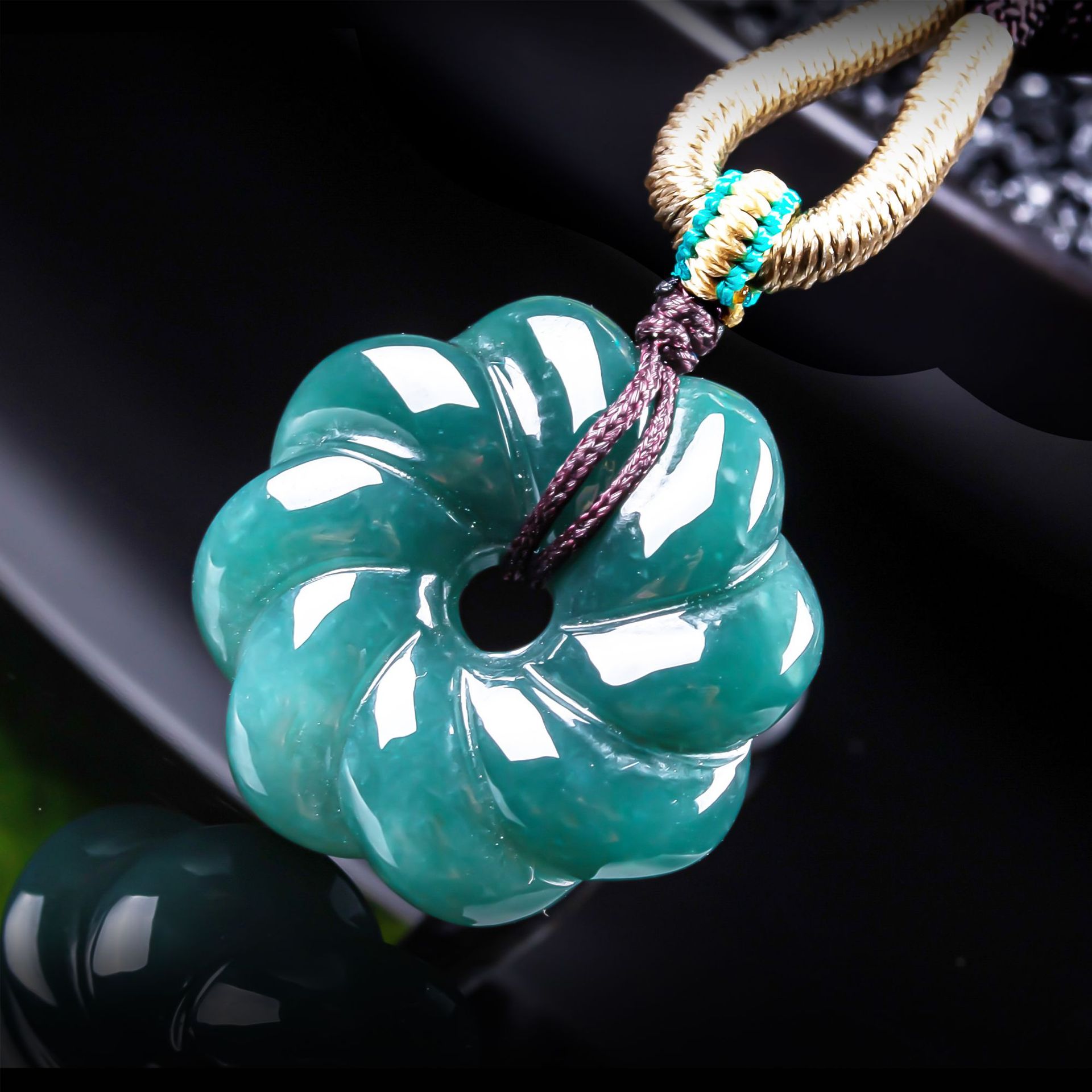 Colar com Pingente de Flor de  - Women Accessories Products avaliação e preço