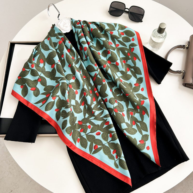 Lenço Quadrado de 90cm de Alta - Silk Scarf Square avaliação e preço