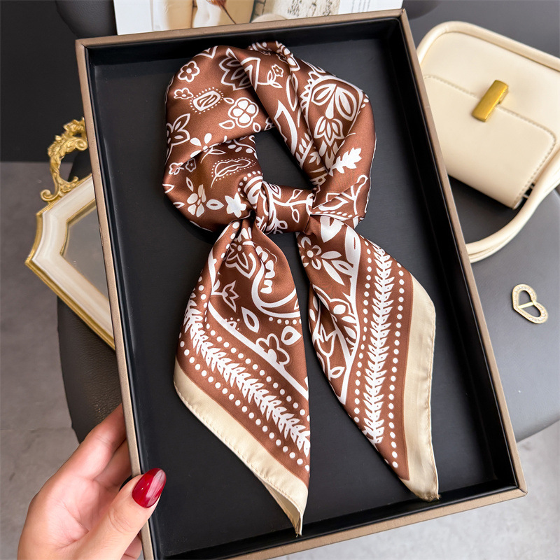 Lenço de seda com estampa de c - Silk Scarf Square avaliação e preço